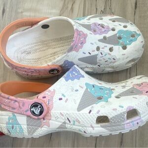 CROCS Kids White Clog with Pastel Pink & Pastel Blue Ice Cream Print Size 3